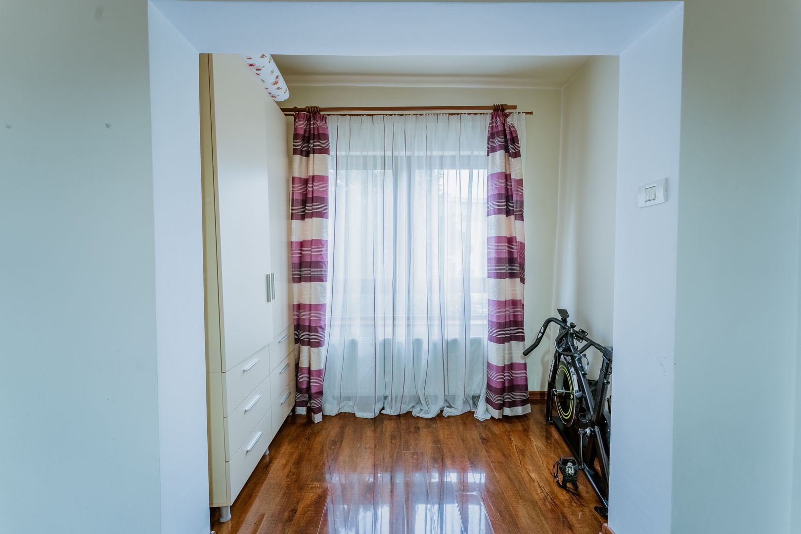 Apartament cu 3 camere în Alfa - Poză 10