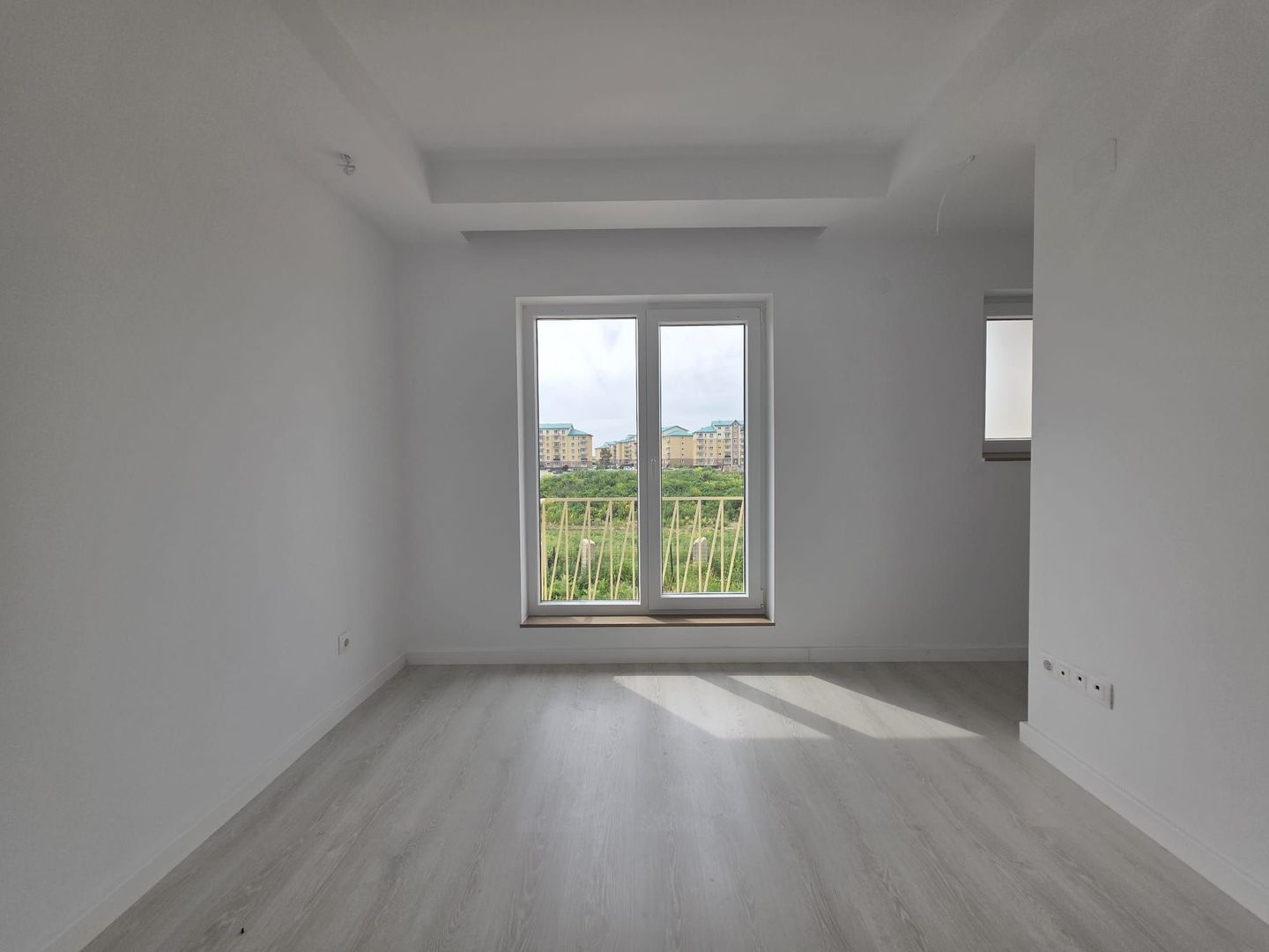 Vilă modernă 3 camere cu grădină privată – Cosmopolis - Poză 9