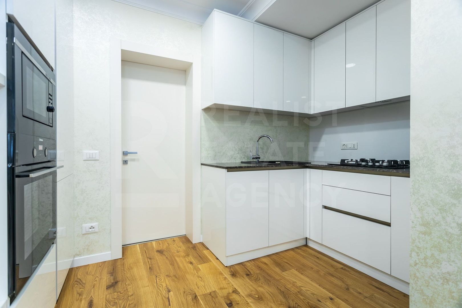Chirie, apartament, 1 odaie + living, str. Liviu Deleanu, Buiucani - Poză 6