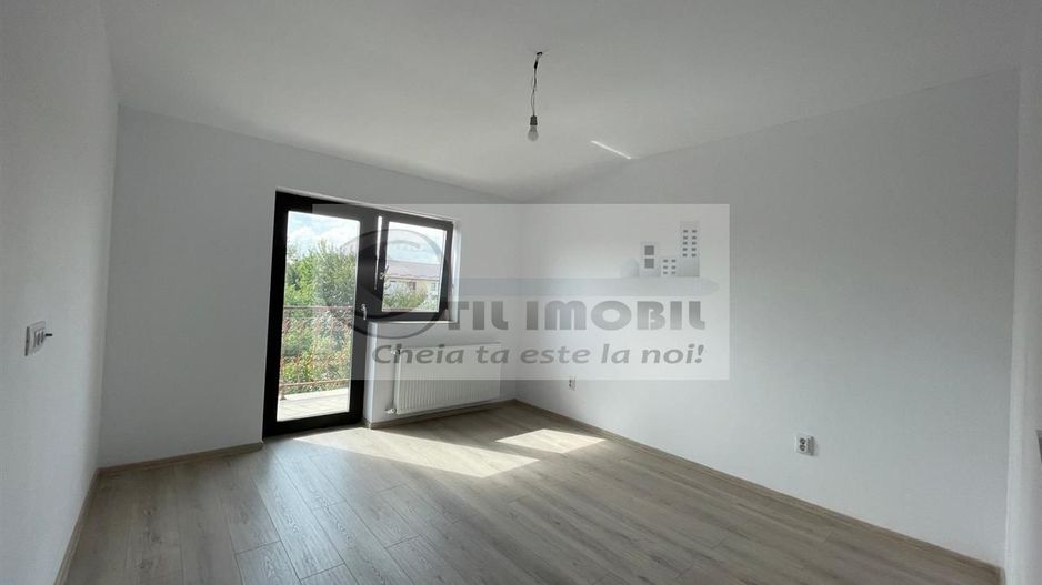 Intabulat2 camere decomandat 63mp Capat C.U.G-Valea Adanca - Poză 2