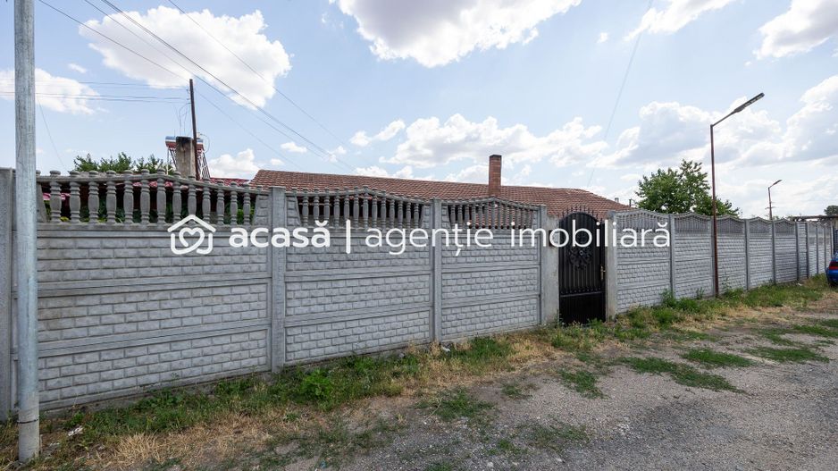 Rezervat Casă renovată cu 3 camere din cărămidă în Gradiste - Poză 1