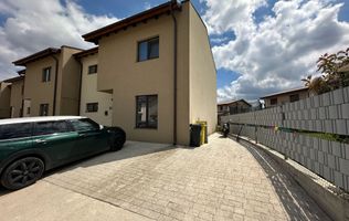 Duplex | Partial Mobilat | Toate utilitatile | Asfalt | Sacalaz |