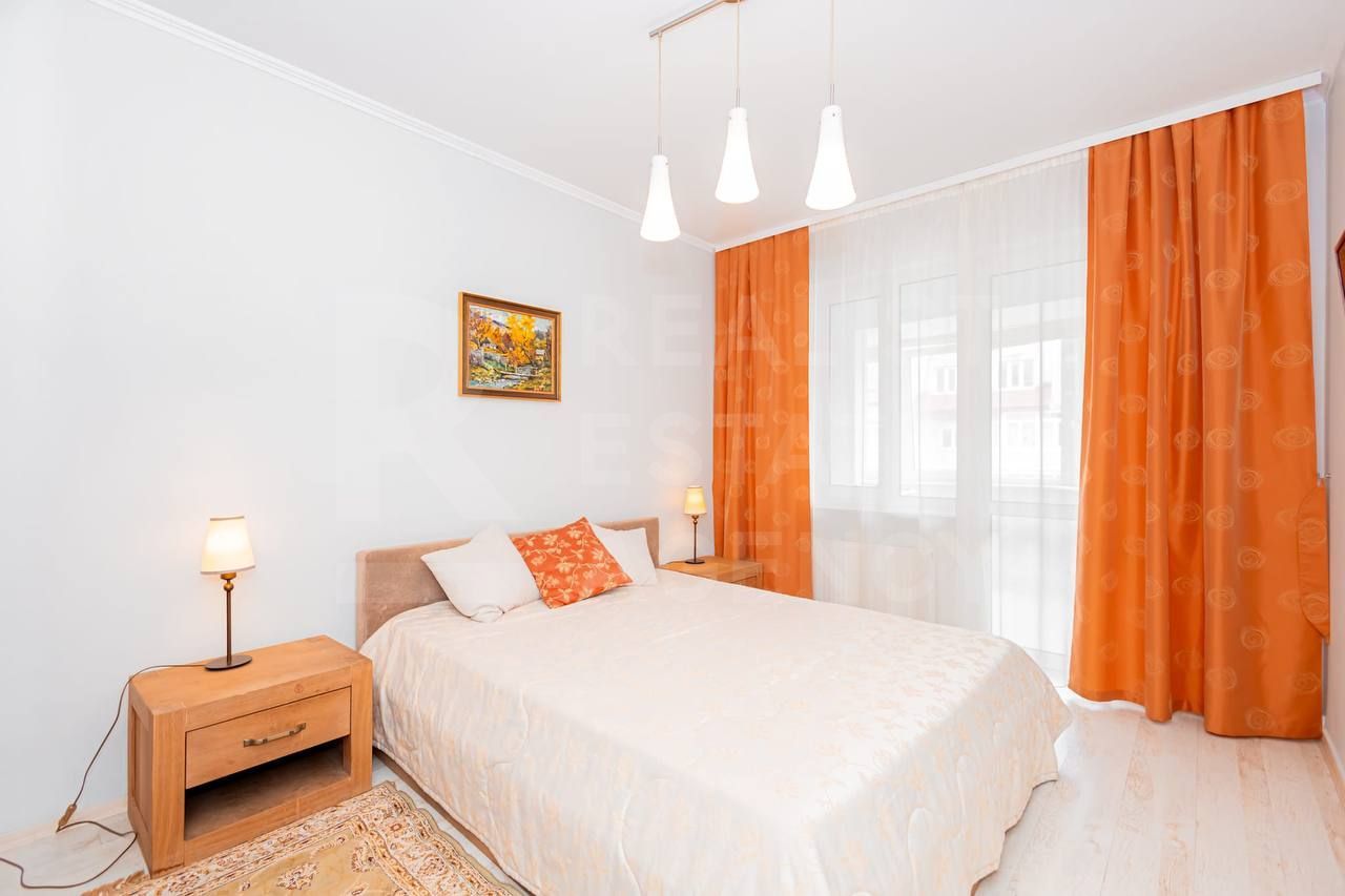 Chirie, apartament, 3 camere, str. Petru Movilă, Centru - Poză 1