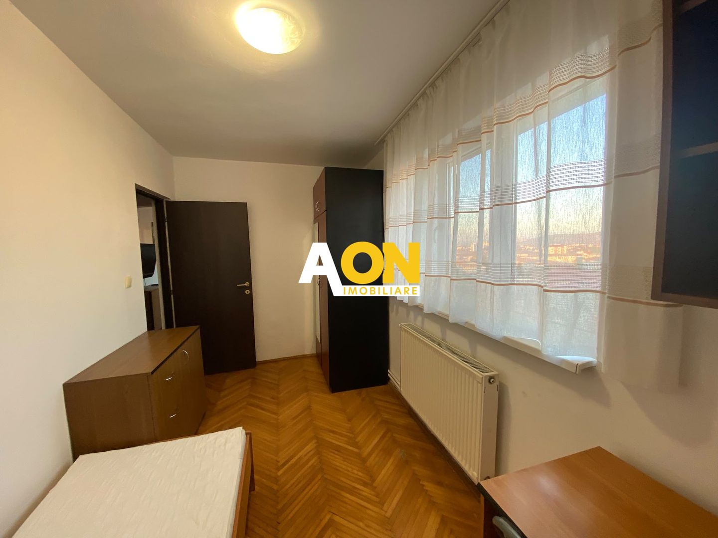 Apartament cu 4 Camere, Bloc cu Lift, Bld. Transilvaniei - Poză 9