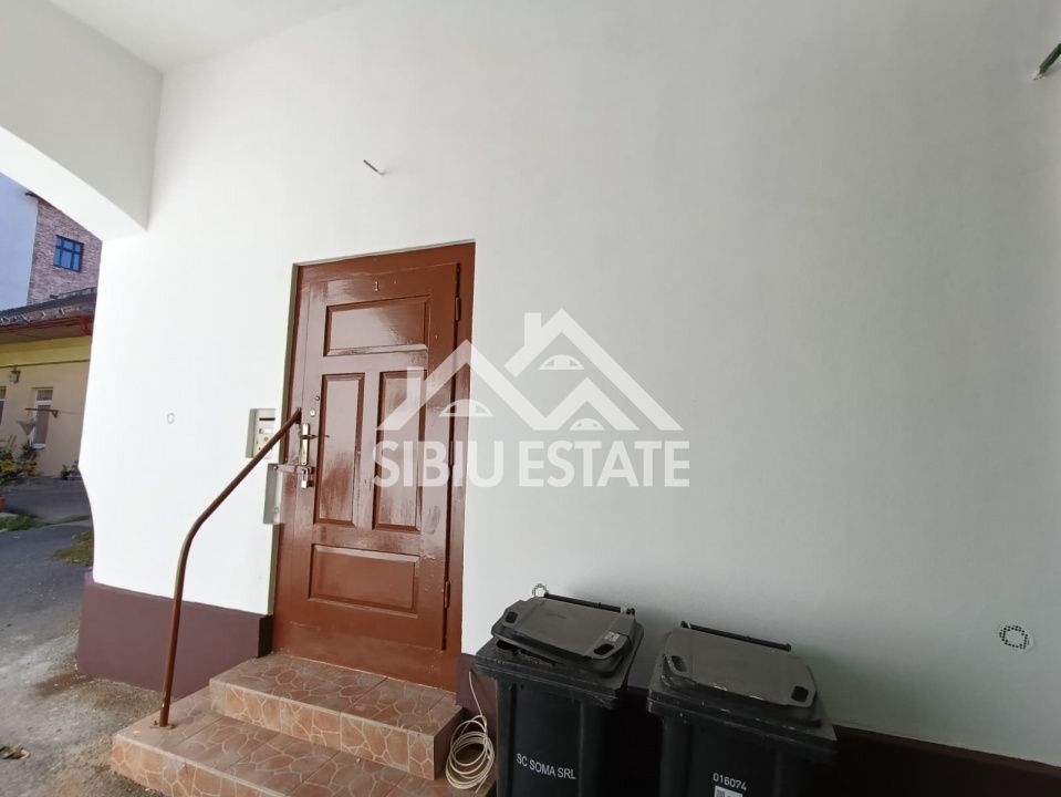 Apartament la casă de vânzare – str. Crișanei, Sibiu  - Poză 3