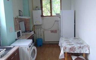 Cameră cu baie proprie în vilă, Bucium, Iași - Poză 4