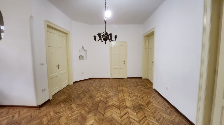 Vila _zona ultracentrala - Poză 1