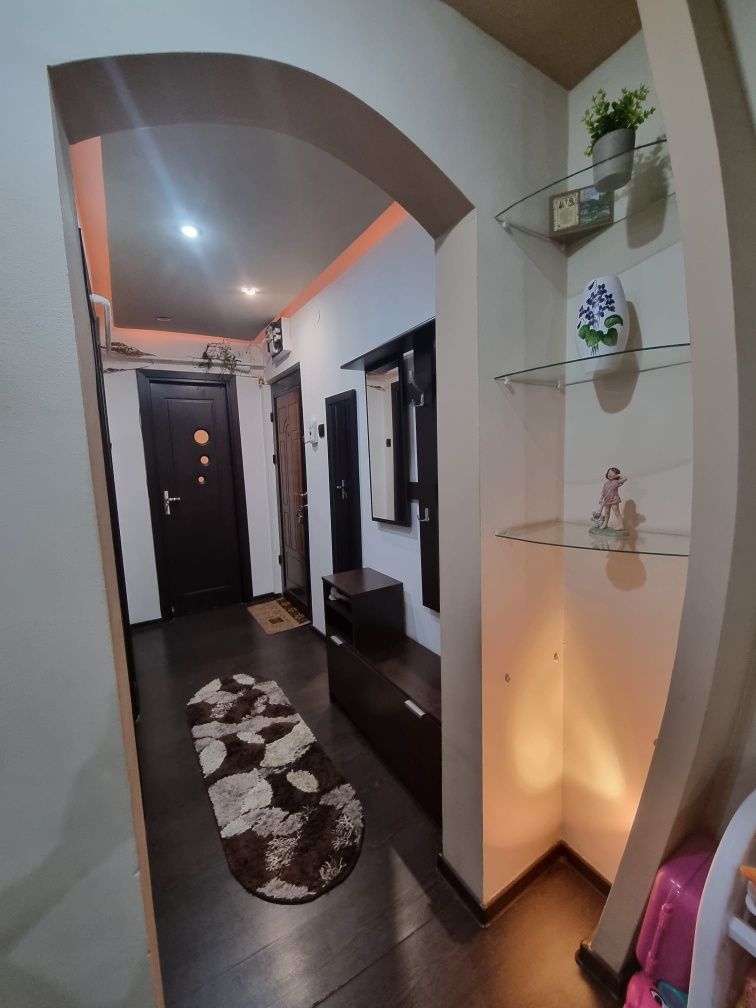 Apartament  3 camere - Poză 2