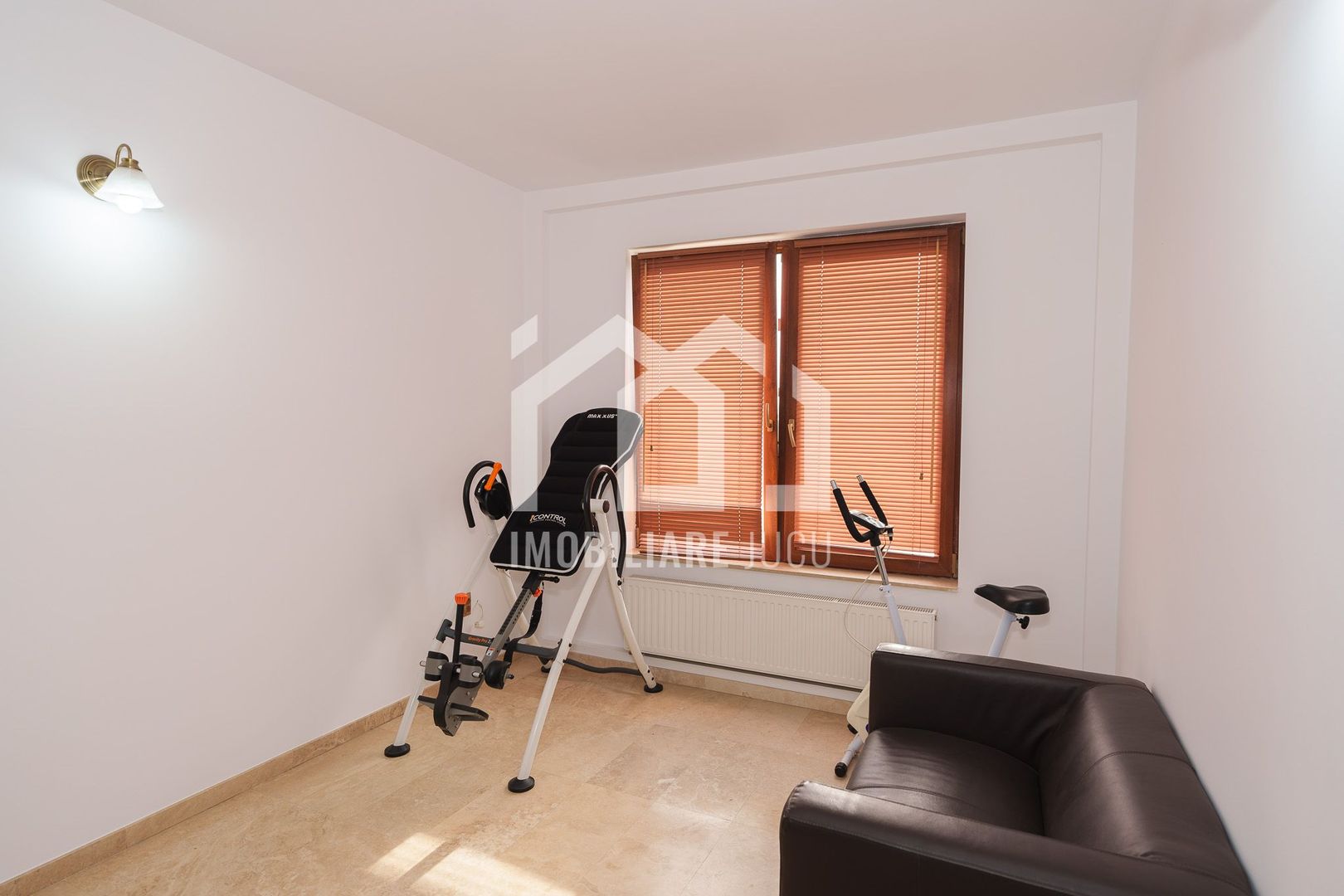 Clădire modernă cu spațiu multifuncțional de închiriat în Jucu de Mijl - Poză 11