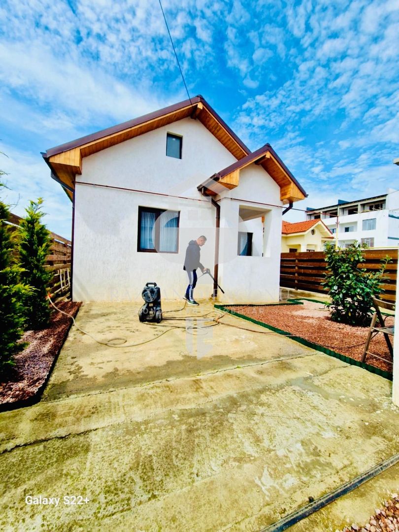 Casă spațioasă, mobilată și utilată în Năvodari Nord-Vest - Poză 12