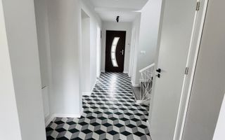 Casă premium complet utilata 5 camere 3 bai teren 427 mp în Cisnădie - Poză 3