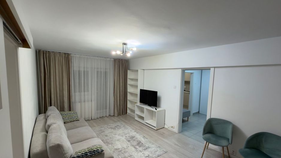 Închiriez apartament 2 camere modern, Piața Alba Iulia - Poză 1