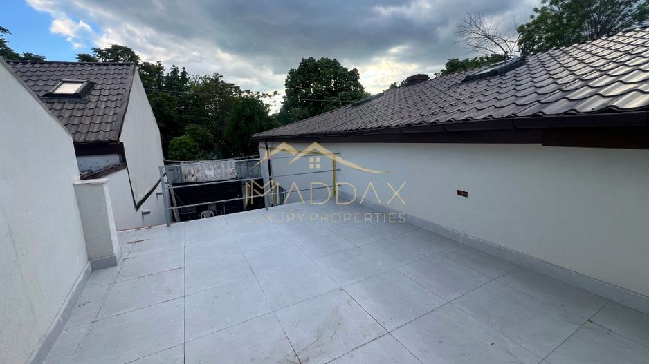 Casa **8 camere** // Domenii - Poză 52