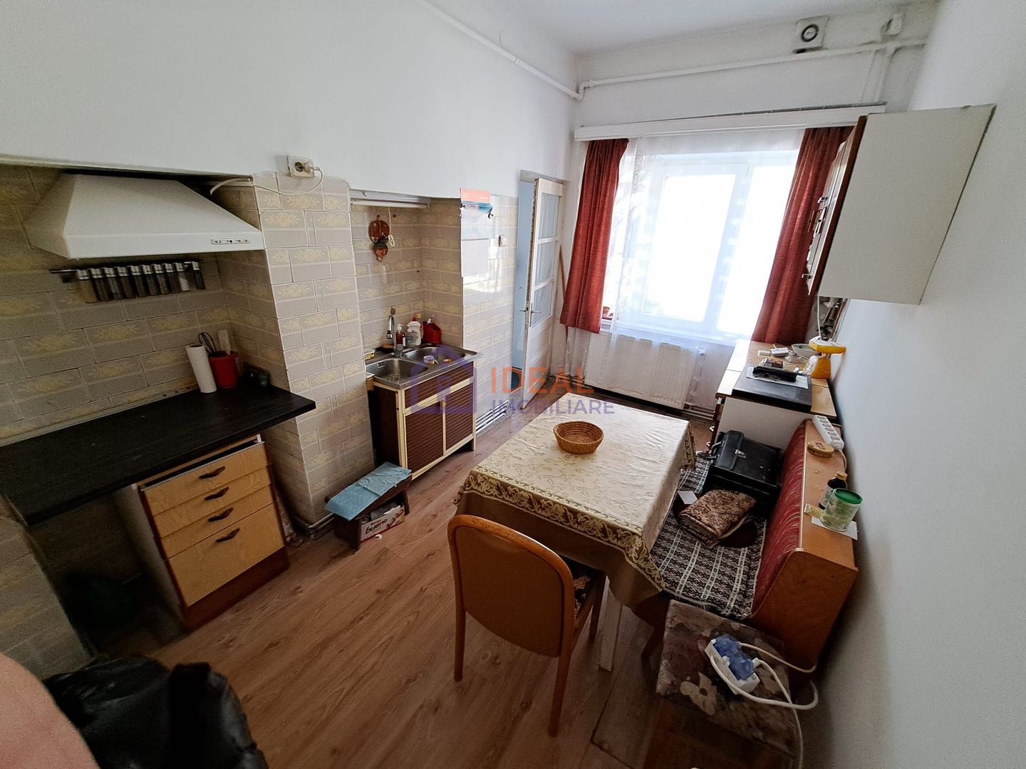 Casa cu 2 camere si pivnita mare, zona Ultracentrala - Poză 6