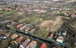 Casă modestă cu 3 camere în Ghioroc - Poză 17