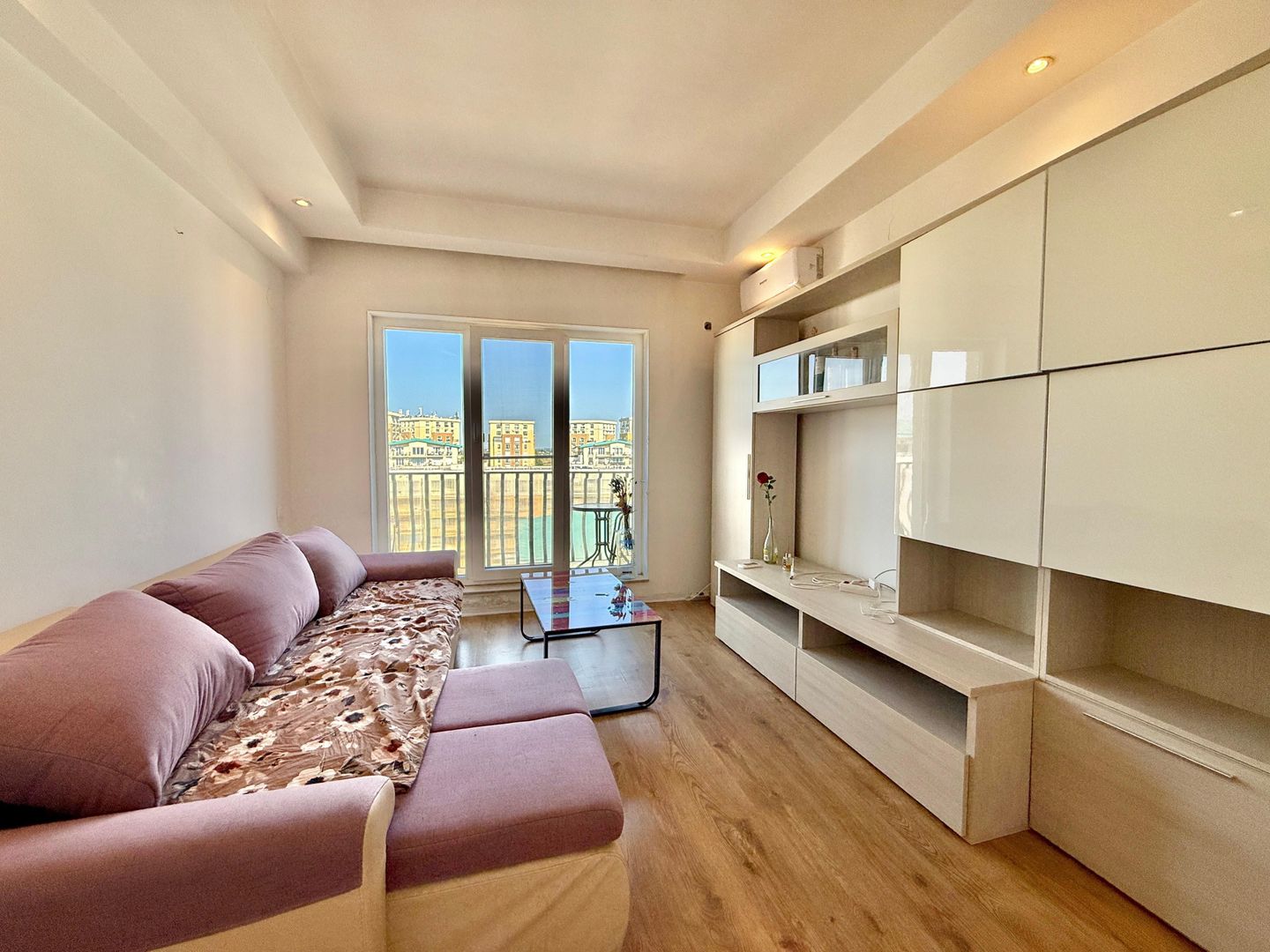 COSMOPOLIS - Apartament cu 2 camere, mobilat si utilat. - Poză 1