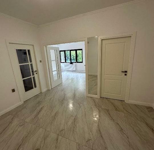 apartament  3 camere in vila interbelica - Poză 1