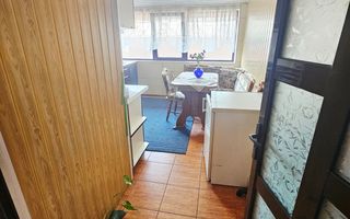 🏡 Casă spațioasă cu 9 camere în Strejnicu – pentru locuință, birouri - Poză 65