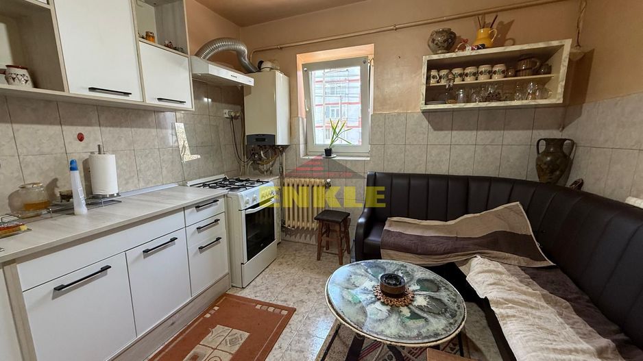 De vânzare apartament 4 camere decomandat, etaj 1 – zona Capat la 1 - Poză 5