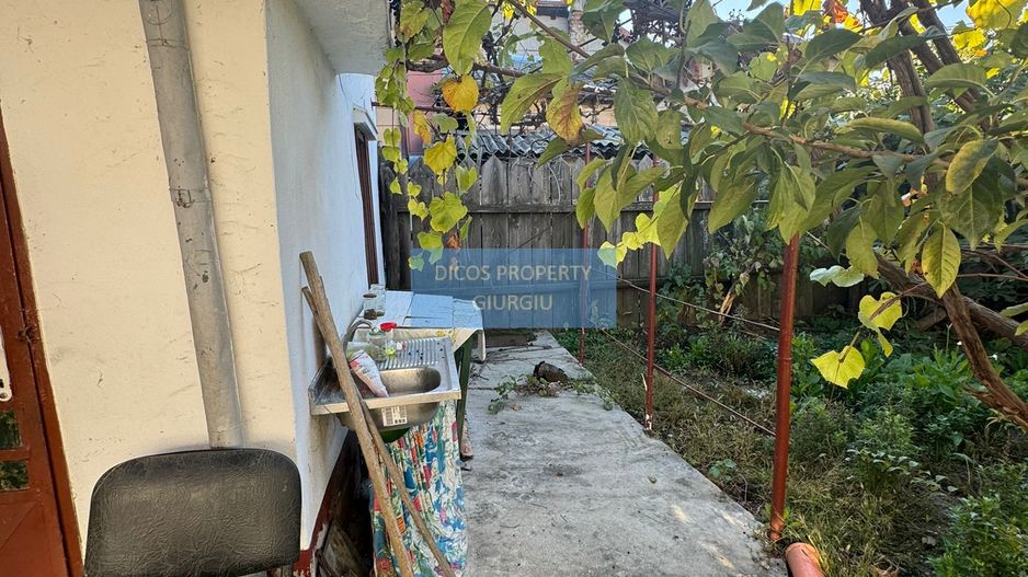 De vânzare  casă situată pe strada Mihail Sadoveanu - Poză 19