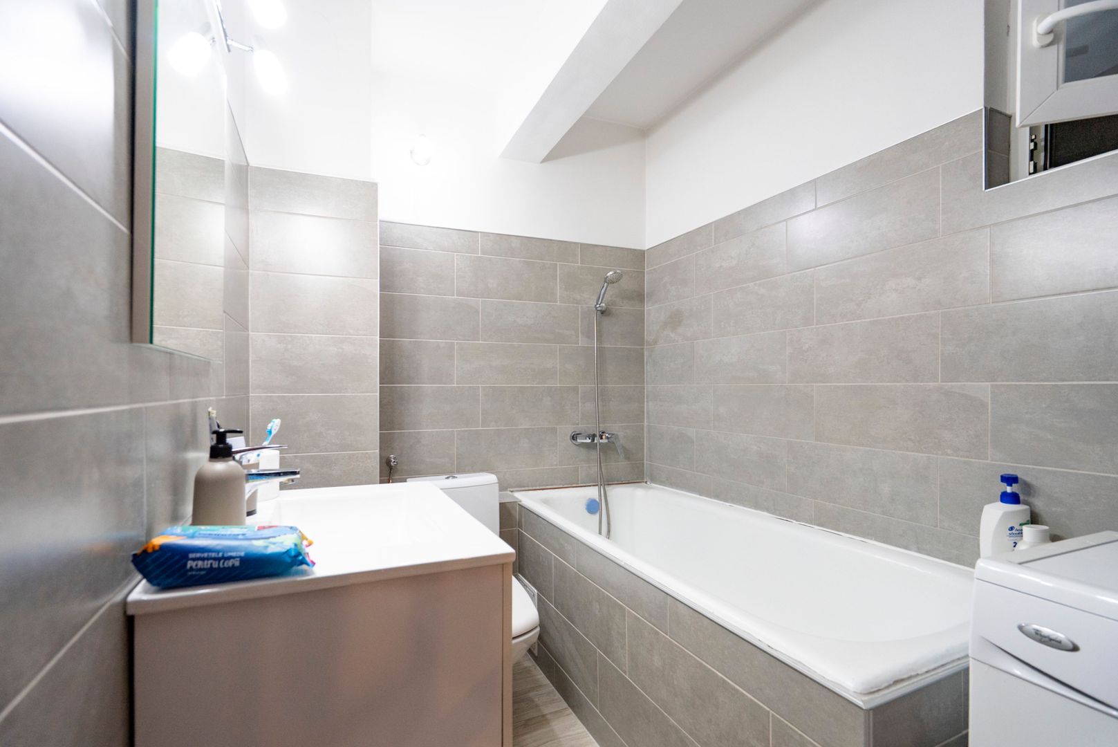 Apartament mare 3 camere 2 bai Decebal Dacia - Poză 4