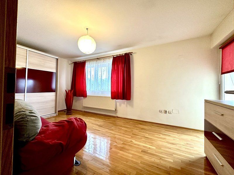 Casa la intrare în Ghiroda - Poză 25