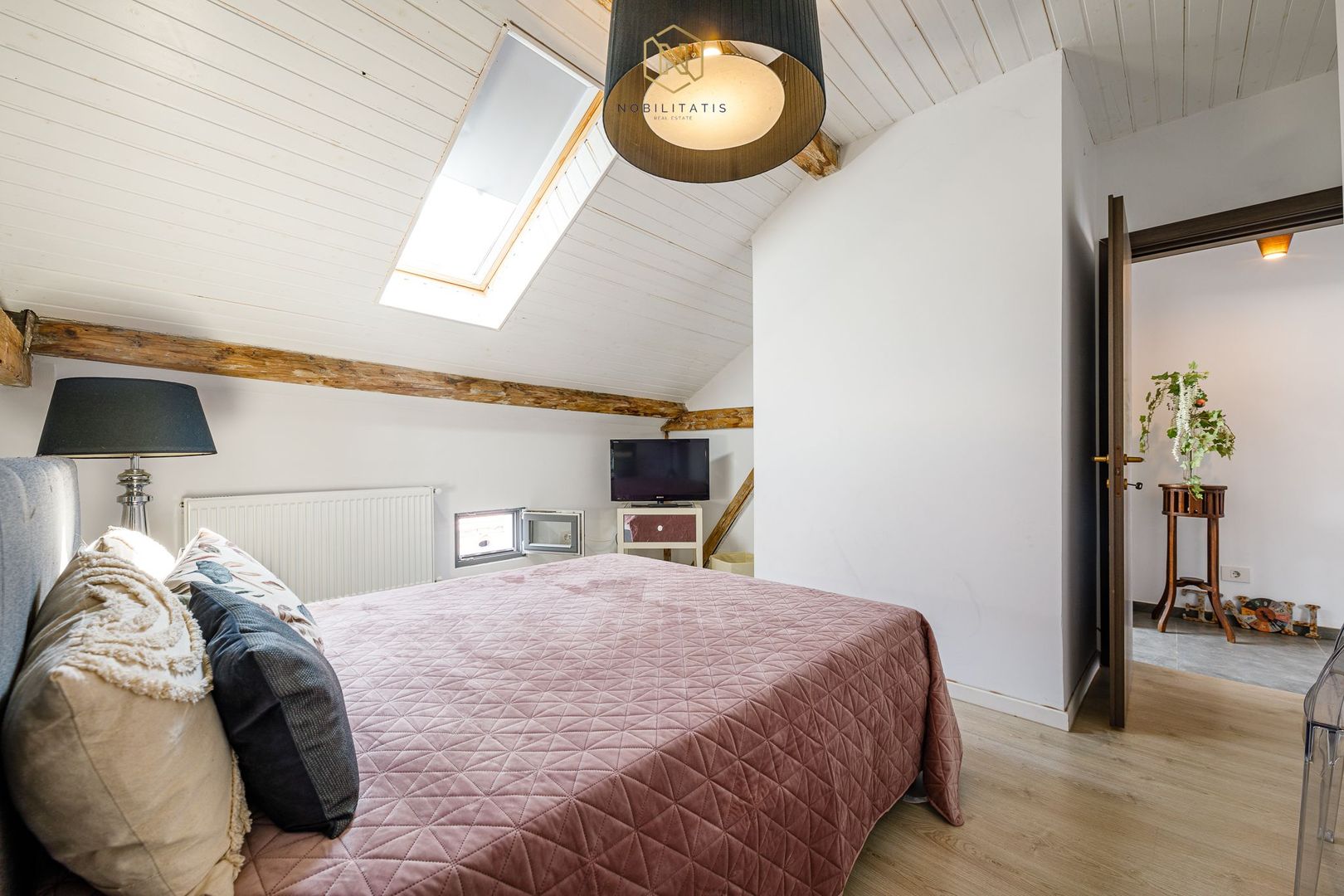 Oferta inchiriata-Apartament superb, central | Imobil Renovat integral + Terasa - Poză 18