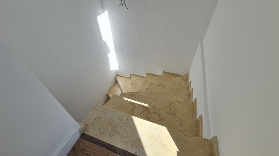 Otopeni str 23 August! Vila 5 camere la calcan pret fara concurenta! - Poză 8