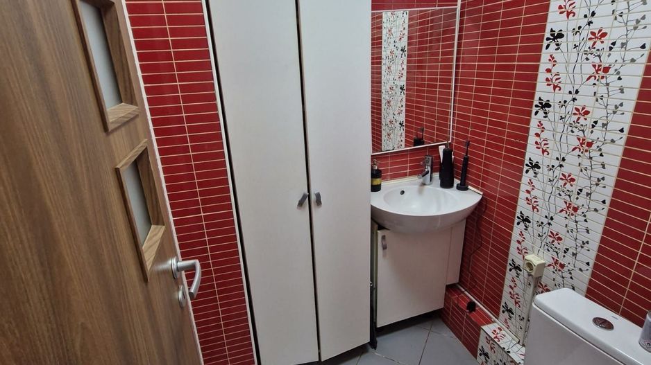 Vanzare Apartament de 3 Camere pe Calea Vitan – Vis a Vis de Mall Vitan - Poză 2