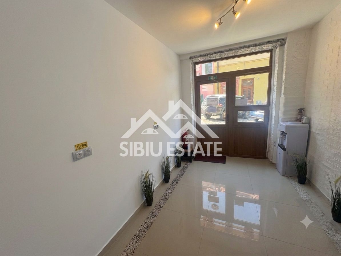 Spatiu comercial 50 mp | Intrare din strada | Central - Poză 1