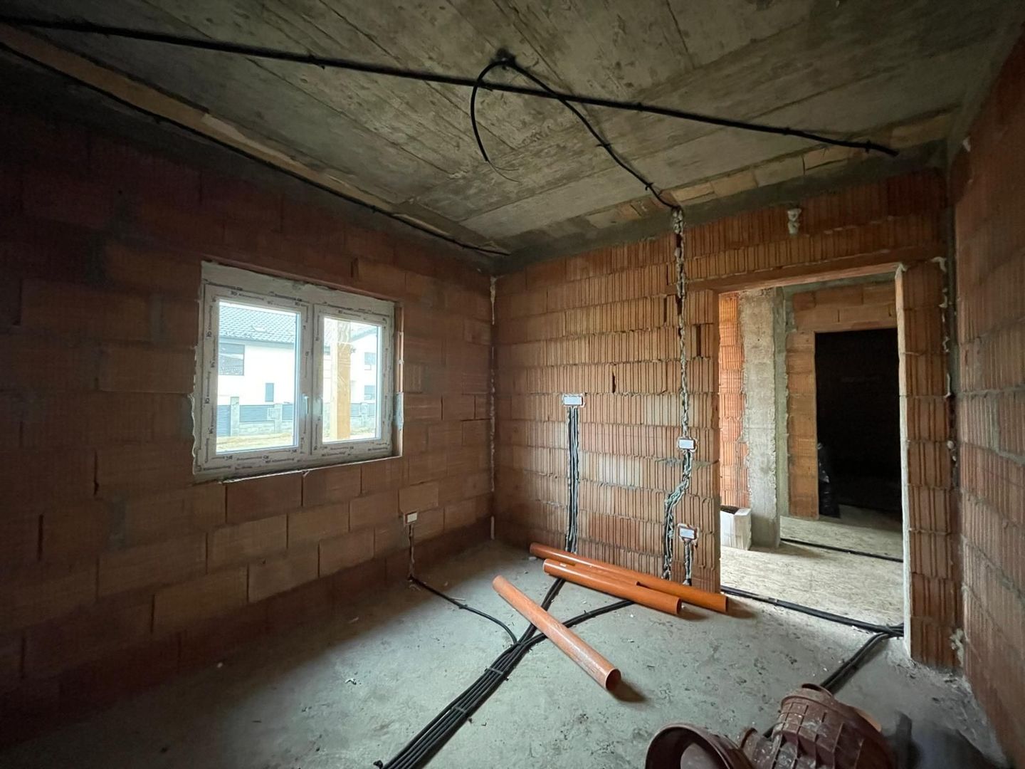 Duplex unit prin cam. tehnica - pe parter - 4 camere - Mosnita Noua - Poză 7