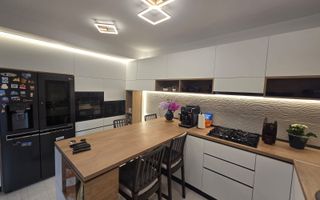 Vilă tip duplex cu mansardă, piscină și design modern – Tunari - Poză 11