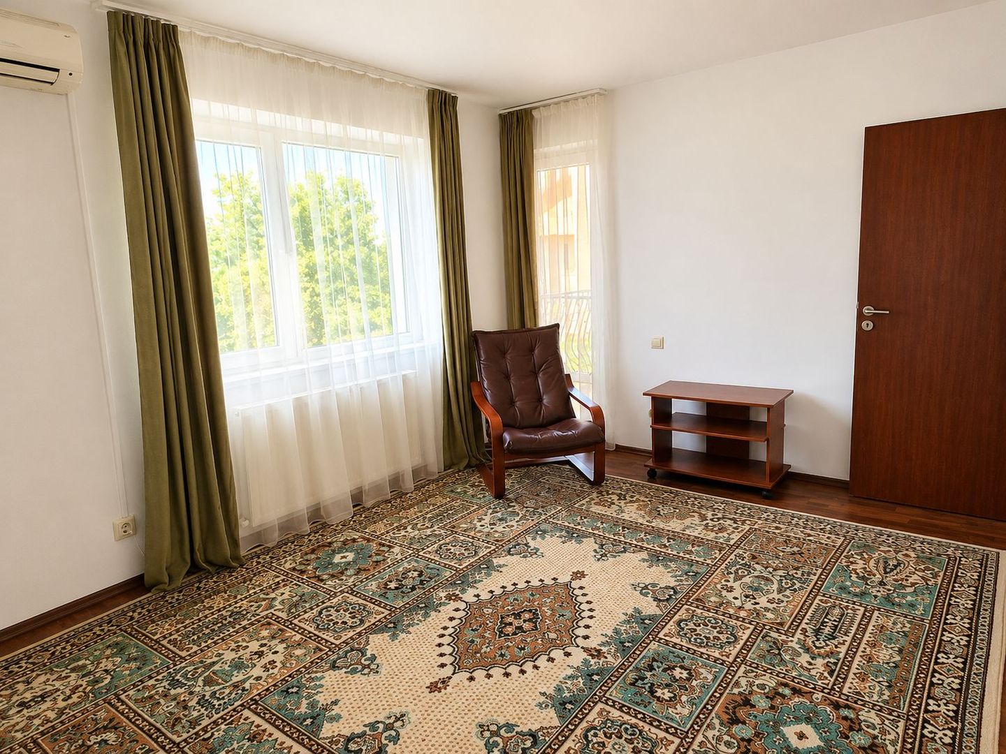 Duplex Spațios în Giulești-Sârbi - Poză 2