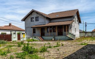 Casă spațioasă pentru familie mare. Curte generoasă, zonă accesibilă! - Poză 5