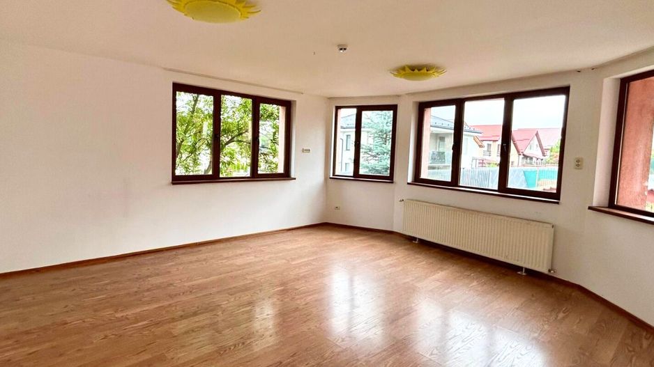 Inchiriere casa individuala multifunctionala zona rezidentiala Bunloc - Poză 8