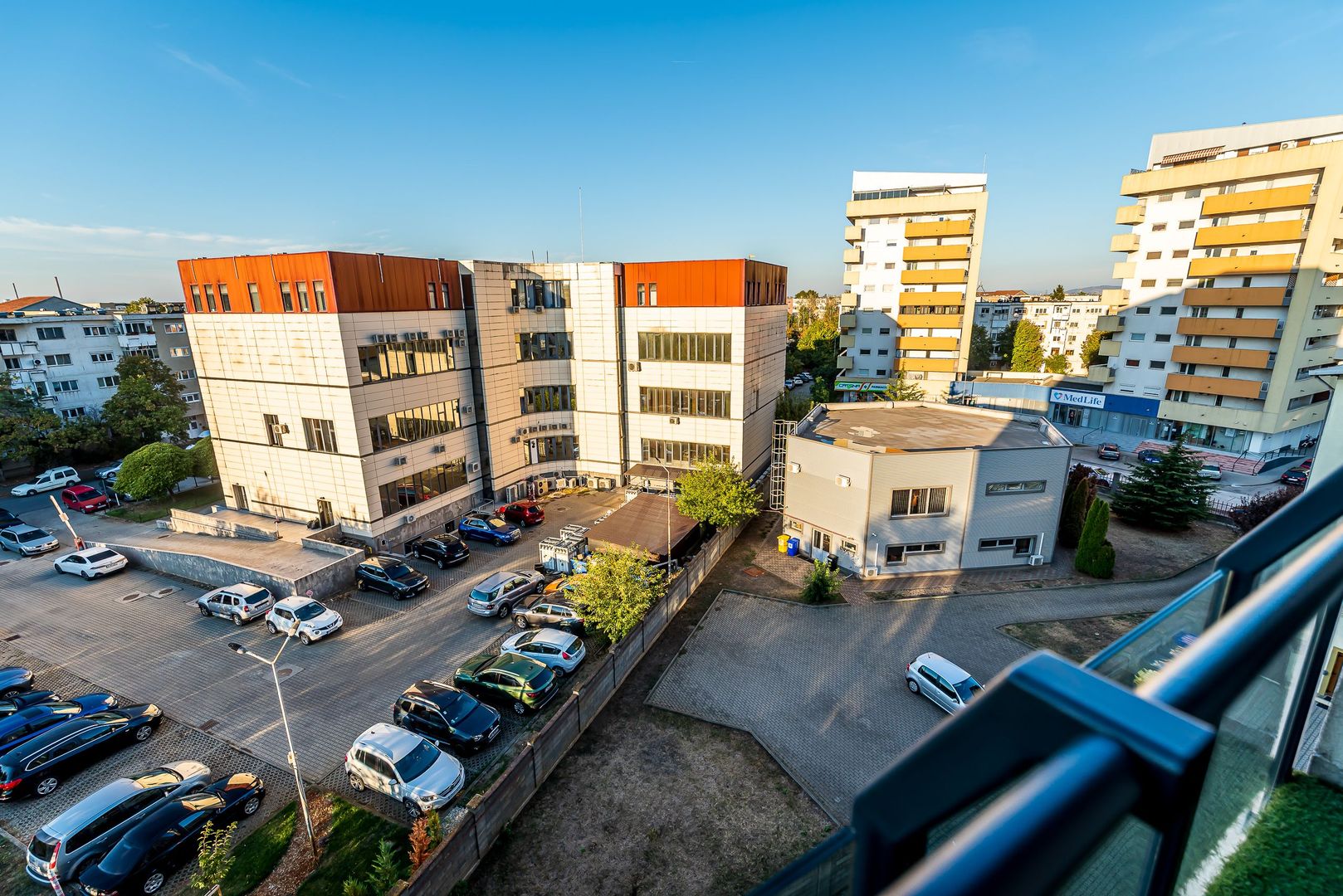 La câtiva pași de mal | 2 camere, 52 mp utili, bloc nou cu lift - Poză 12