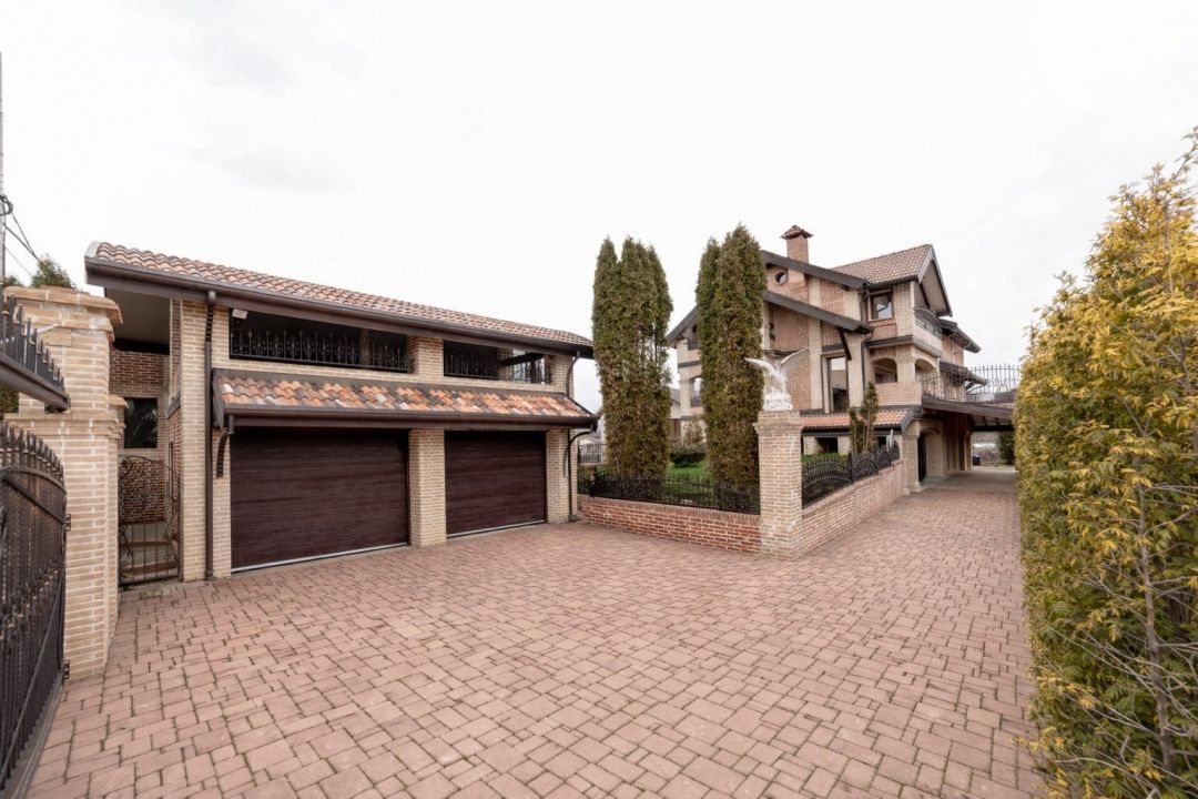 Vila impunătoare in stil italian - Ștefănești, Argeș - Poză 4