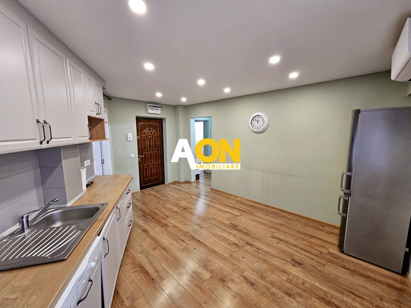 Apartament 3 camere, etaj 1, mobilat, utilat, zona Prestige - Poză 6