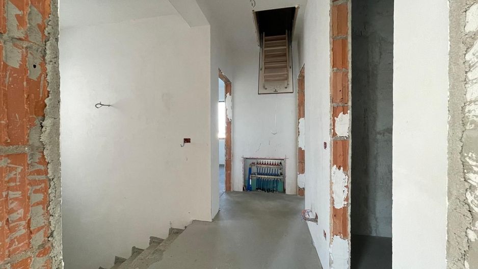 Duplex despartit prin camera tehnica - 5 camere - Mosnita - Poză 12