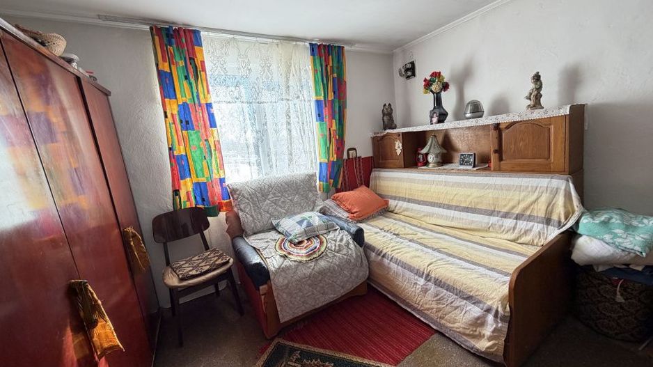 Casa Batraneasca la 8 km de Topoloveni - Poză 17