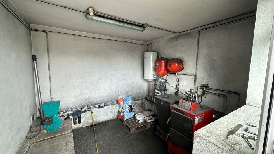 De Vânzare Clădire comercială cu depozit și parcare tiruri. 17 ari. - Poză 17