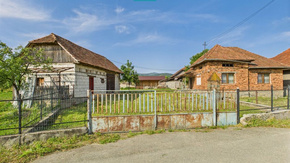 Casă cu teren de 4707 mp în Hălmăgel, județul Arad - Poză 16