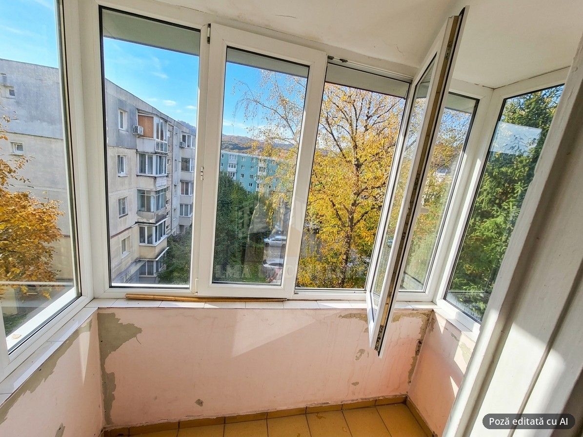 Apartament 3 camere semidecomandat Barbu Lautaru Brasov - Poză 8