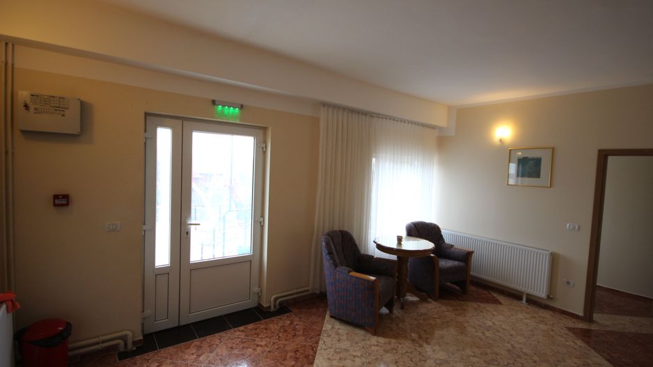 Vila  destinatie camin batrani - Poză 12