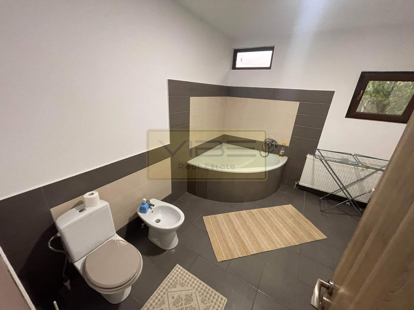CASA 4 CAMERE- CURTE 1000MP - Ideal de locuit/ after school etc - Poză 5