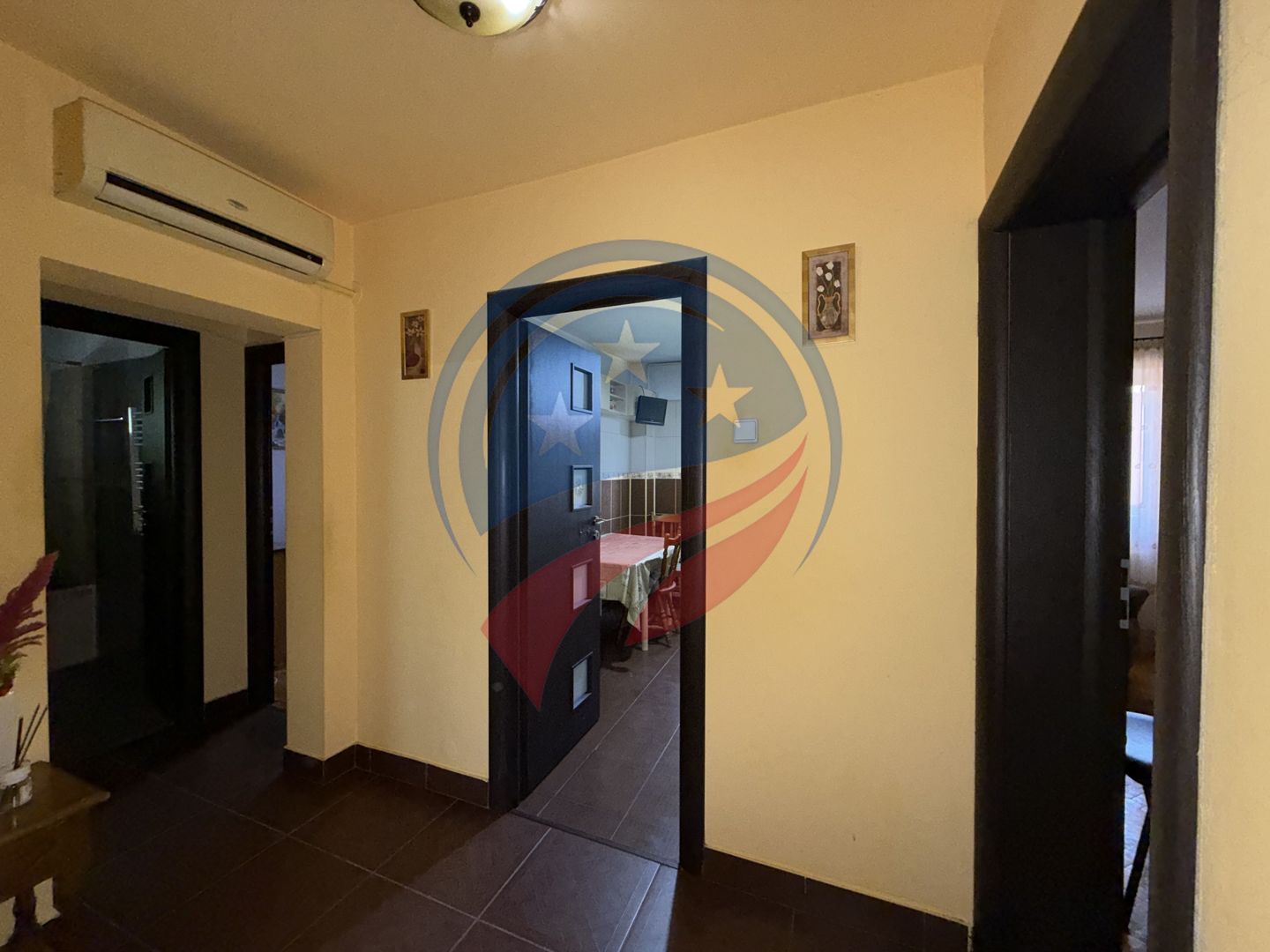 APARTAMENT 3 CAMERE 2 BAI ZONA LAPUS ET 1 - Poză 1