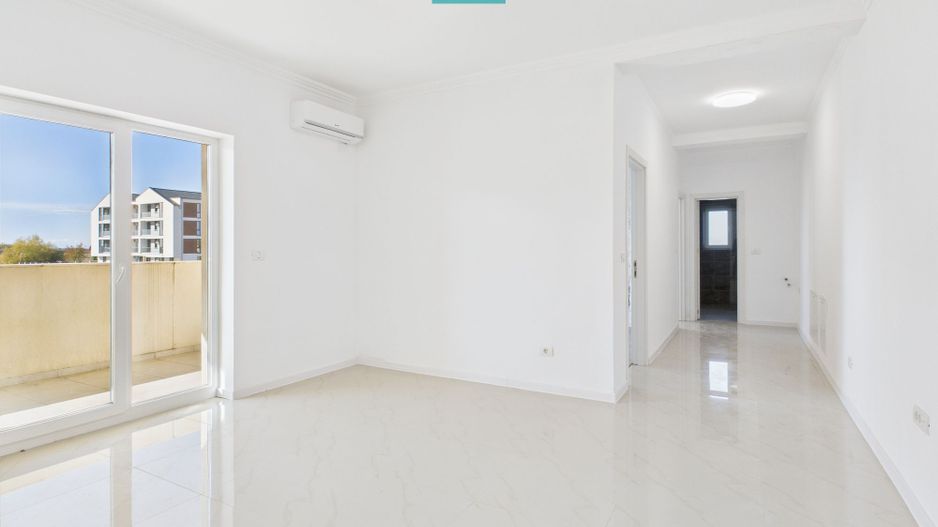 Apartament trei camere Torontalului - Poză 3