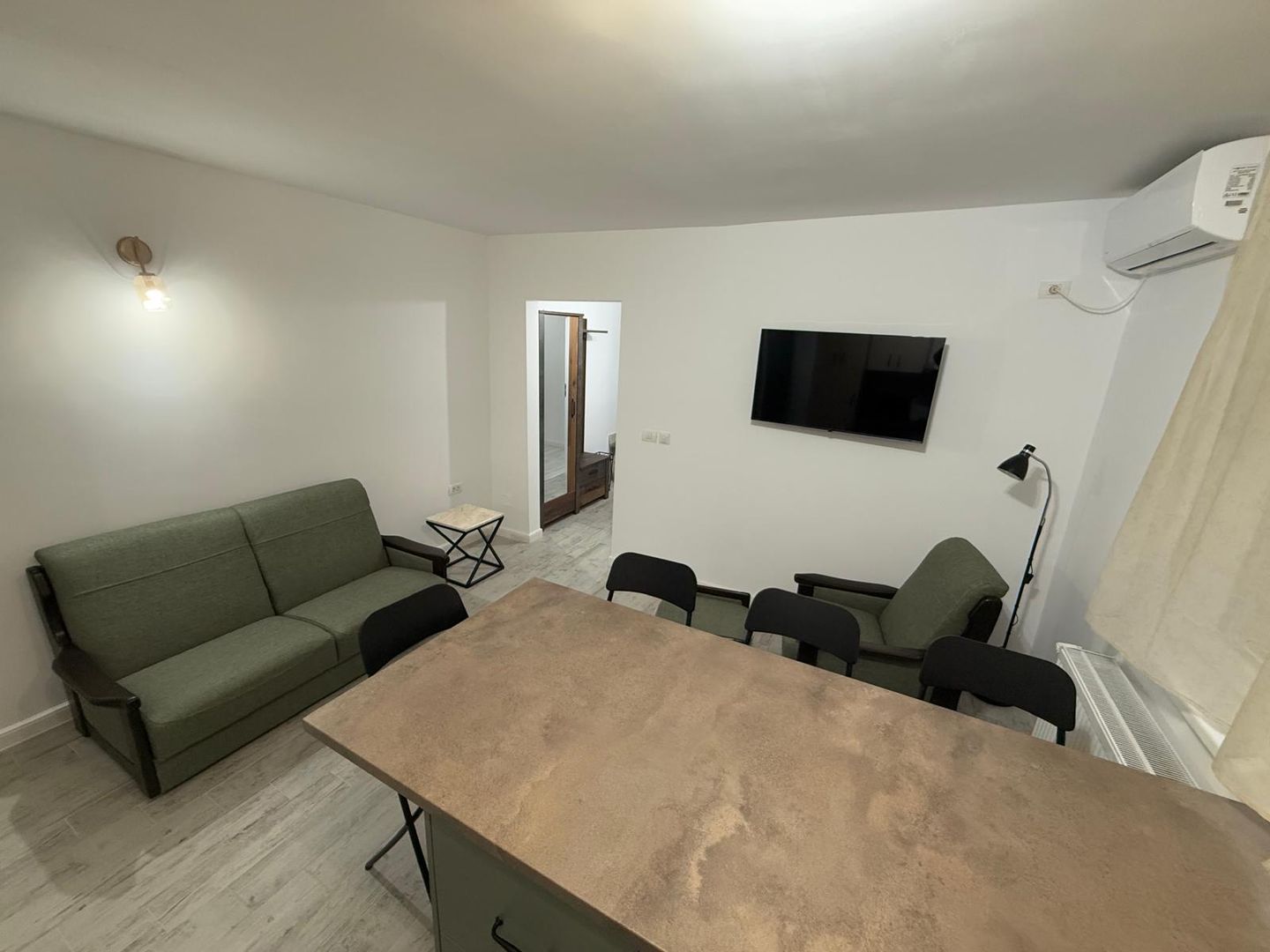 De inchiriat Apartament 2 cam. mobilat finisat parter, Miorita Arad - Poză 2