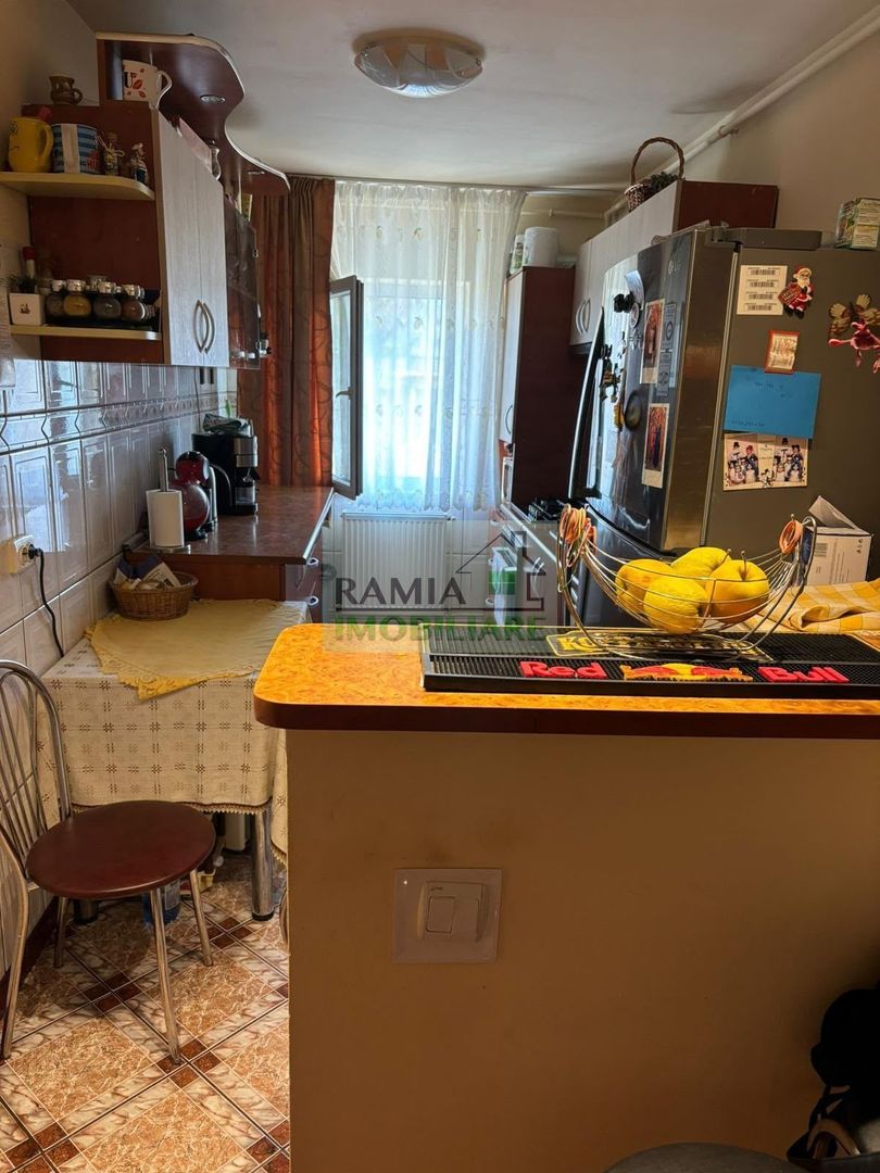 Apartament 3 camere decomandat, 67 mp, 2 băi, Balcon, beci - Poză 7