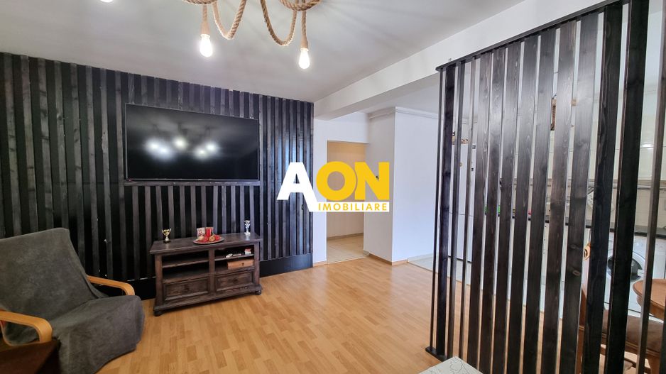 De vanzare apartament 3 camere decomandat bloc nou Cetate - Poză 1